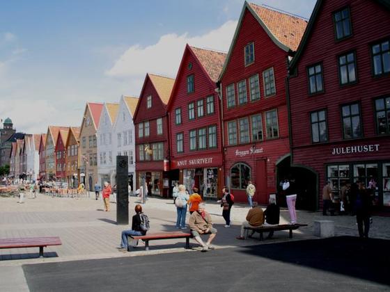 IMG 2311 Bryggen in Bergen, ungefehr 800m weiter gibt's ein Womo-Parkplatz aber, wie alles in Bergen, teuer.